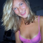 Belle femme assoiffée de sexe fait une annonce plan baise